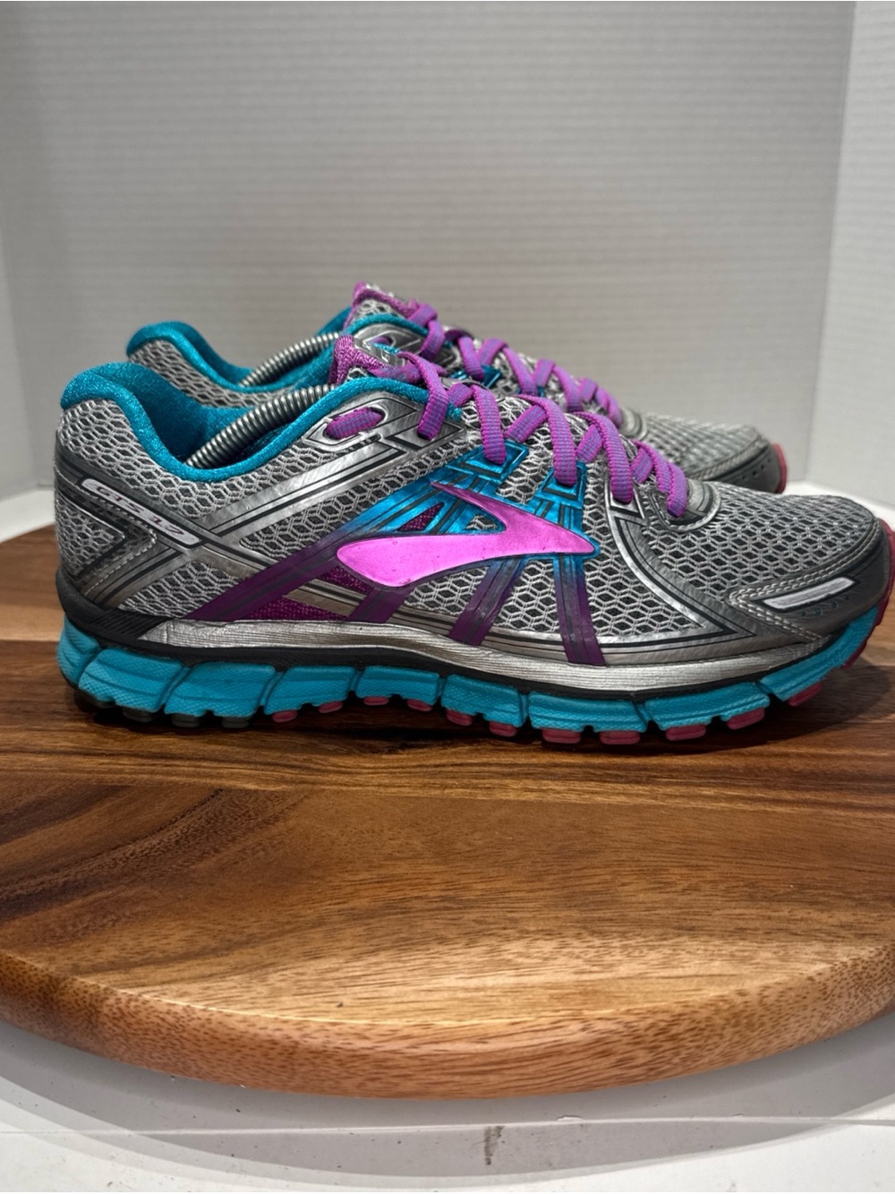 Brooks Women’s GTS 17 Running Shoes Silver Purple Blue Size 9